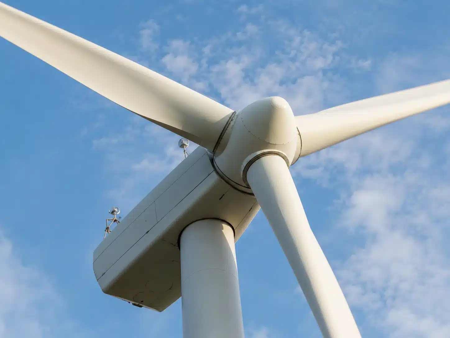 Wind turbine nacelle and hub seen from below